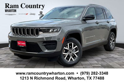 2027 Jeep Grand Cherokee Laredo