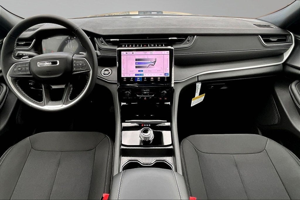2027 Jeep Grand Cherokee Laredo