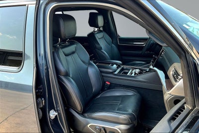 2023 Jeep Wagoneer Base