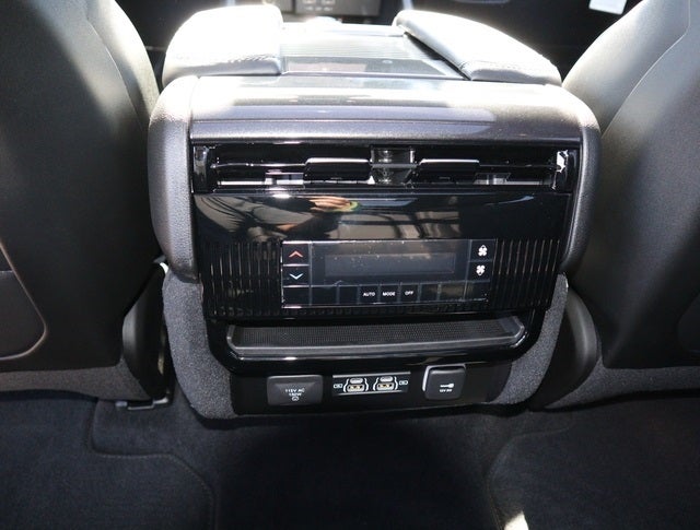 2024 Jeep Wagoneer Base