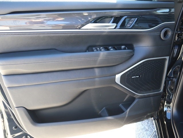 2024 Jeep Wagoneer Base