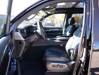 2024 Jeep Wagoneer Base