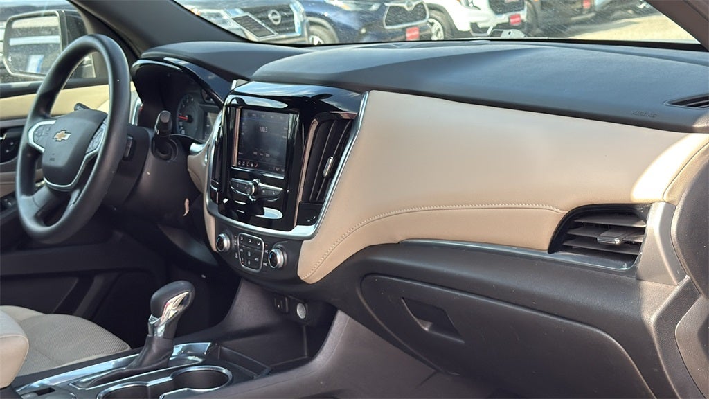 2022 Chevrolet Traverse LS