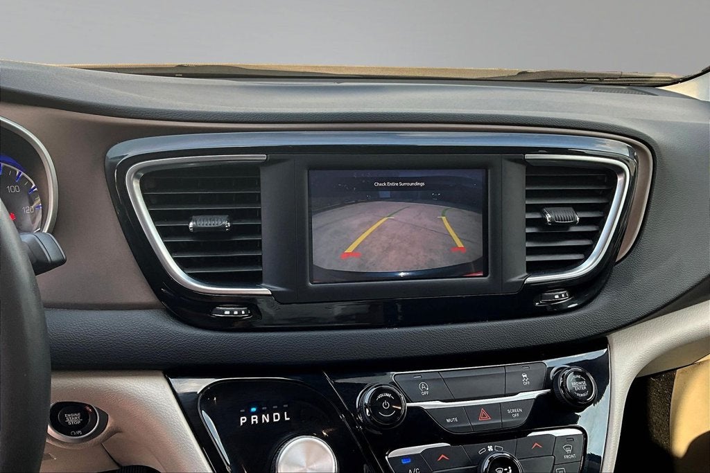 2024 Chrysler Voyager LX