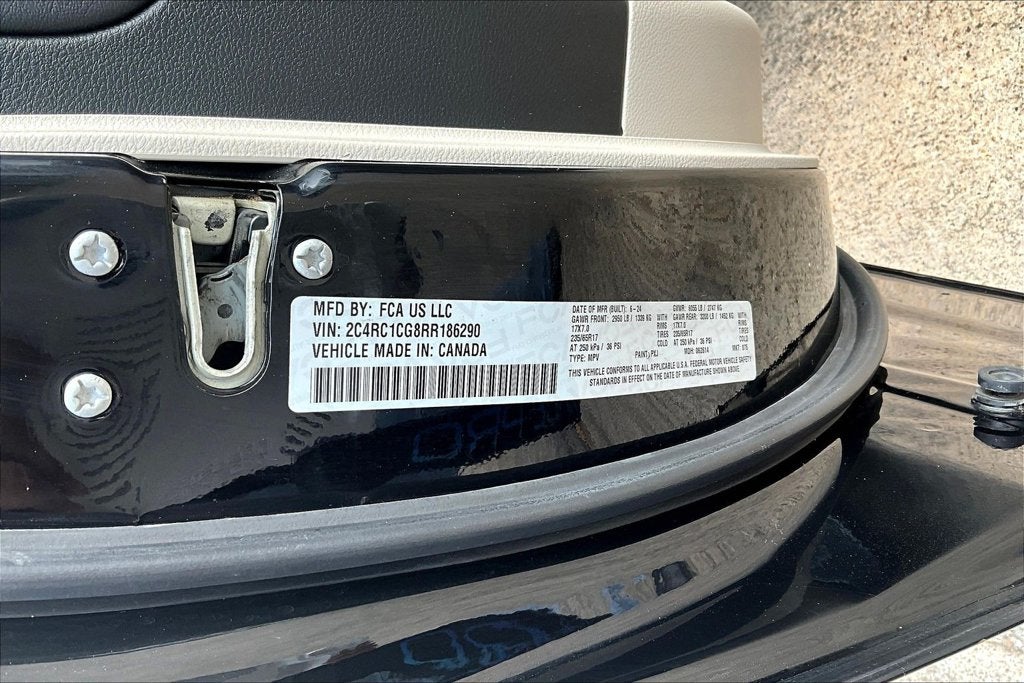 2024 Chrysler Voyager LX