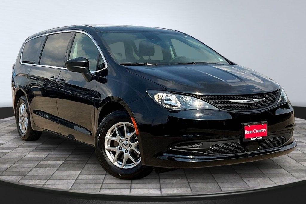 2024 Chrysler Voyager LX