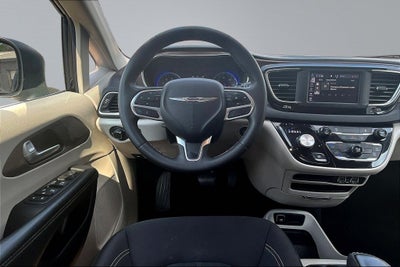 2024 Chrysler Voyager LX