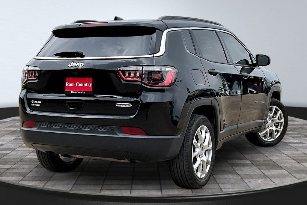 2024 Jeep Compass Latitude Lux