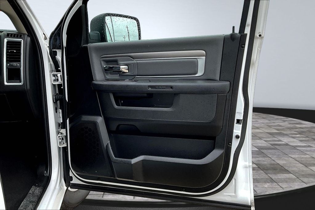 2024 RAM 1500 Classic SLT