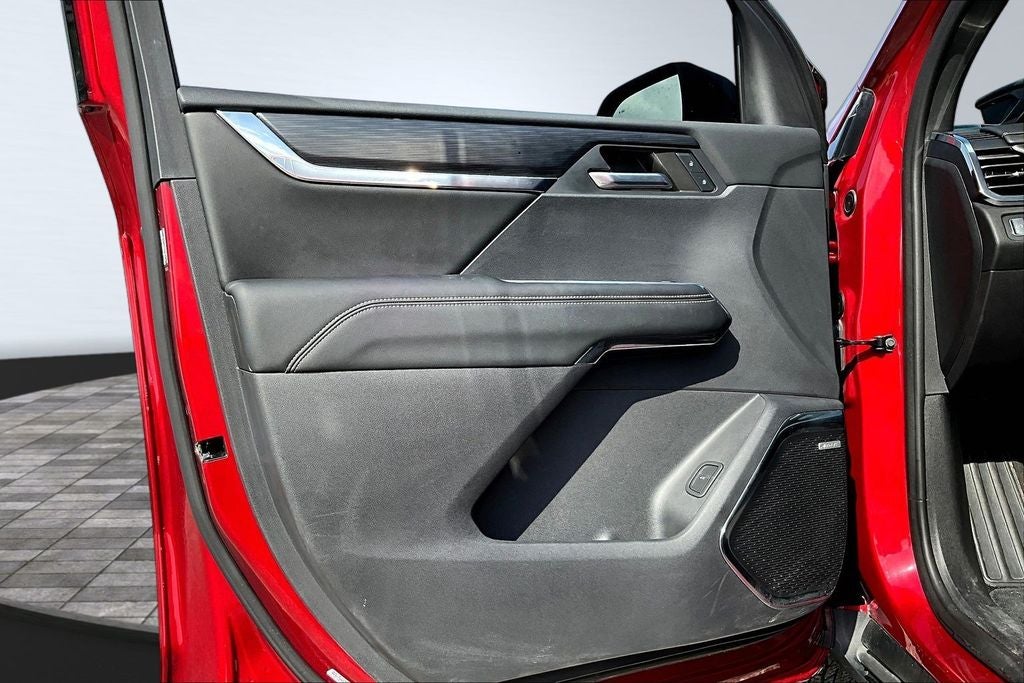 2024 GMC Acadia Elevation