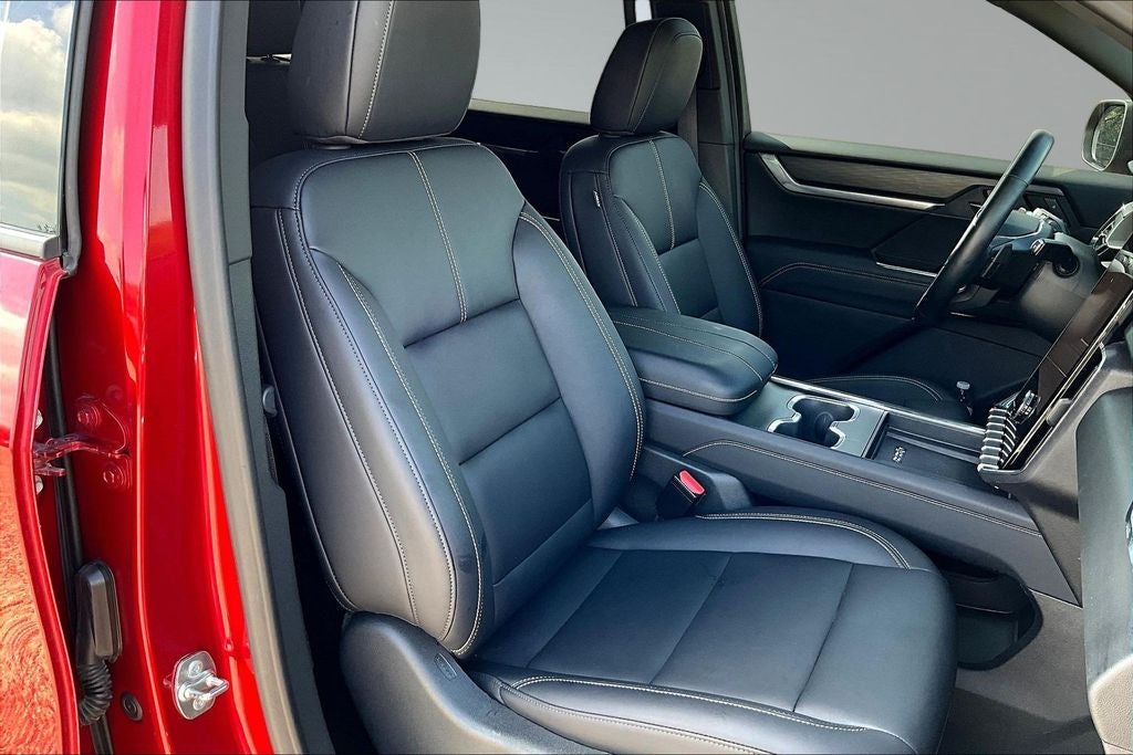 2024 GMC Acadia Elevation