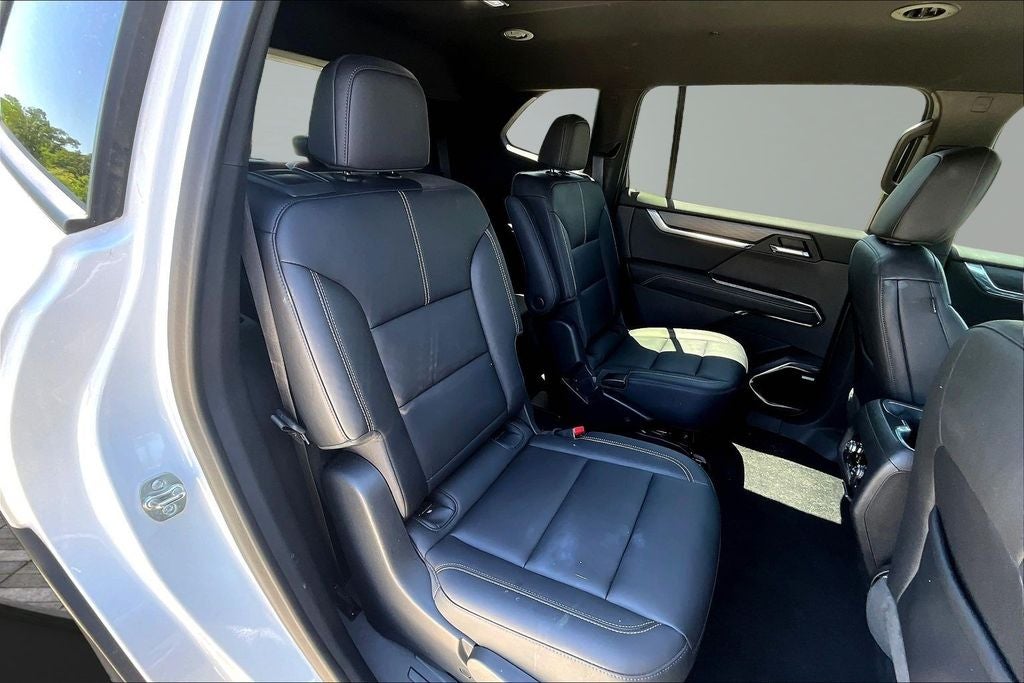 2024 GMC Acadia Elevation