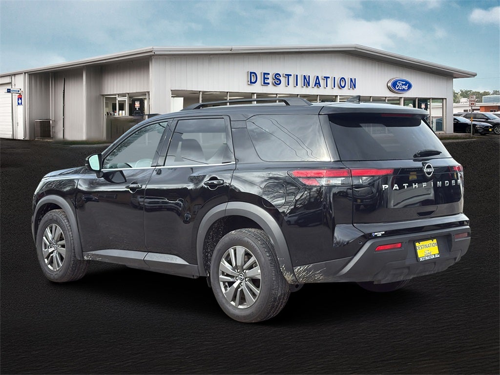 2025 Nissan Pathfinder SV