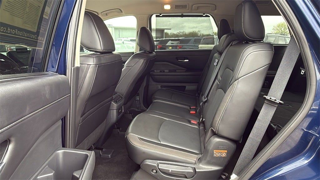 2024 Nissan Pathfinder SL