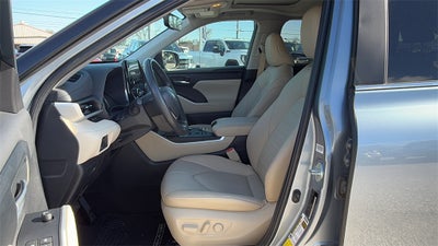 2024 Toyota Highlander XLE