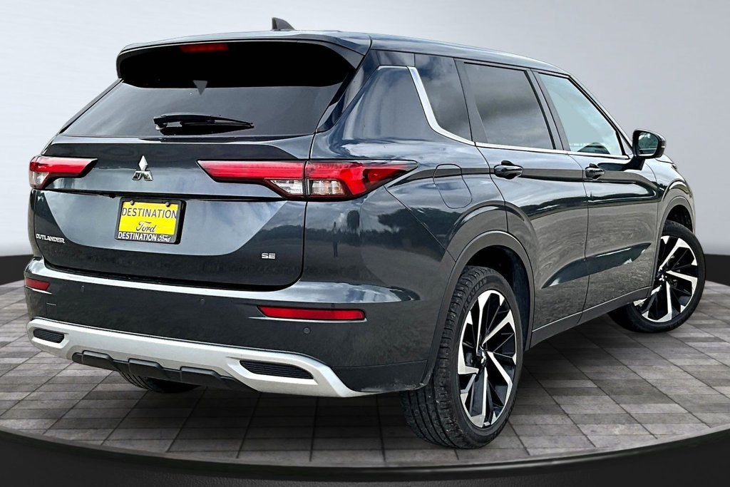 2024 Mitsubishi Outlander SE