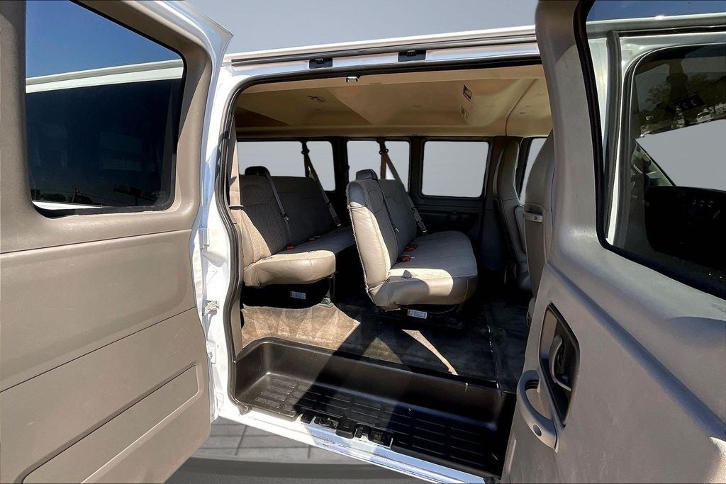2019 Chevrolet Express 3500 LT Passenger