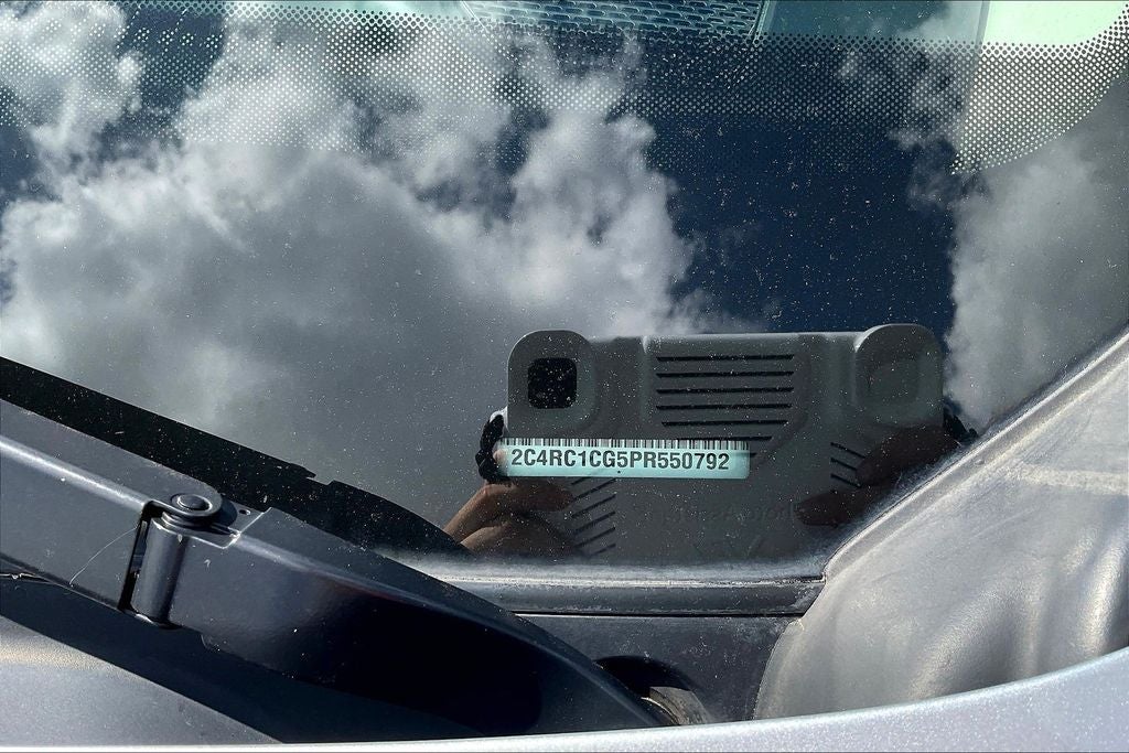 2023 Chrysler Voyager LX