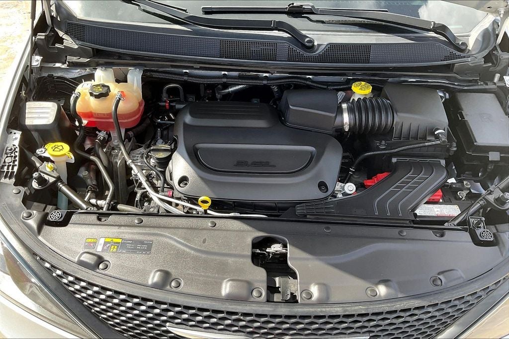 2023 Chrysler Voyager LX