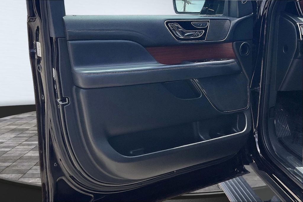 2023 Lincoln Navigator L Reserve