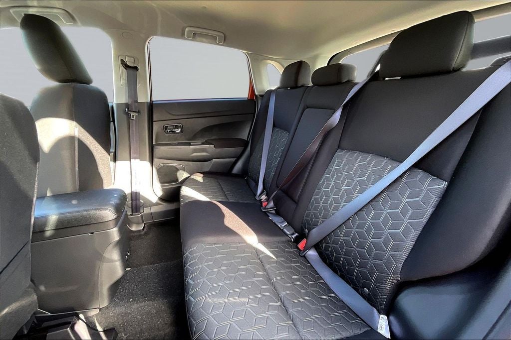 2027 Mitsubishi Outlander Sport 2.0 LE