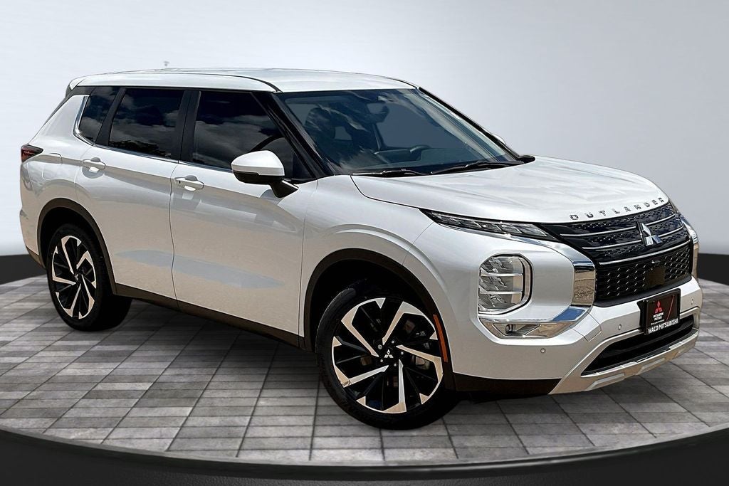 2023 Mitsubishi Outlander SE