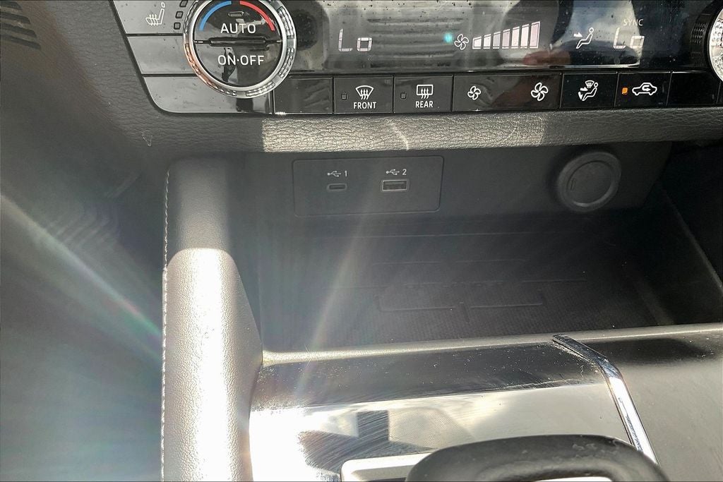 2023 Mitsubishi Outlander SE