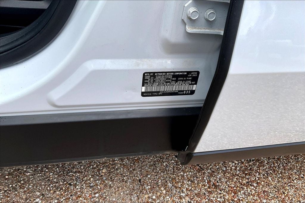2023 Mitsubishi Outlander SE
