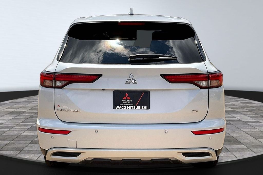 2023 Mitsubishi Outlander SE