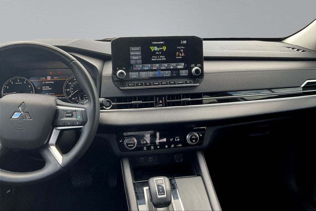 2023 Mitsubishi Outlander SE