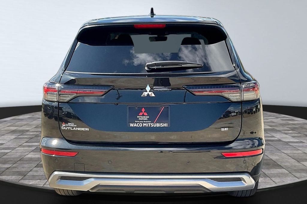 2026 Mitsubishi Outlander SE