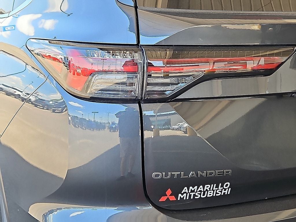 2026 Mitsubishi Outlander LE