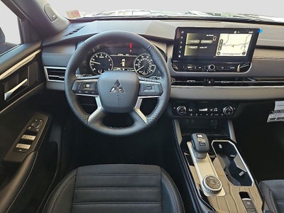 2026 Mitsubishi Outlander LE