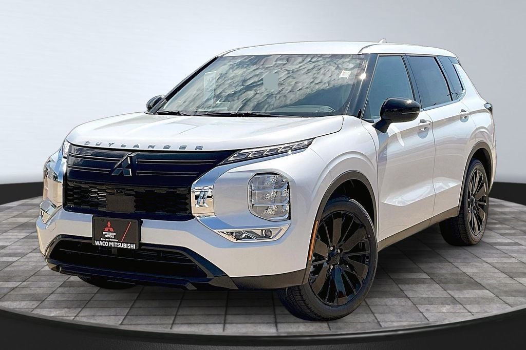 2026 Mitsubishi Outlander LE