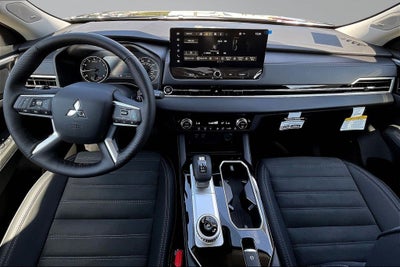 2026 Mitsubishi Outlander SE