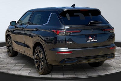 2026 Mitsubishi Outlander LE