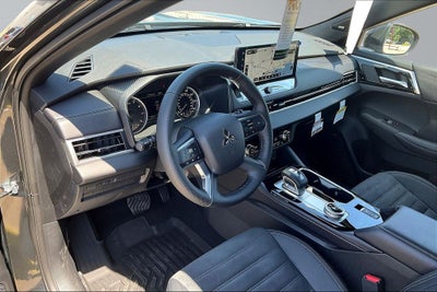2026 Mitsubishi Outlander LE