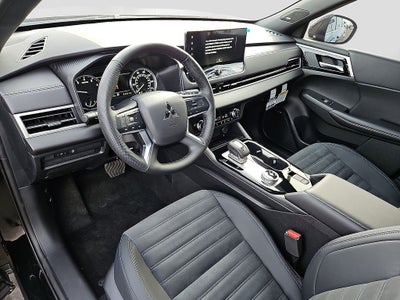 2026 Mitsubishi Outlander LE