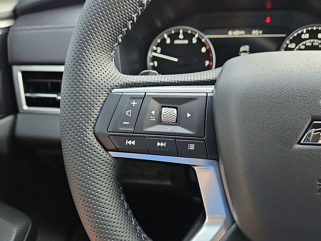 2026 Mitsubishi Outlander LE