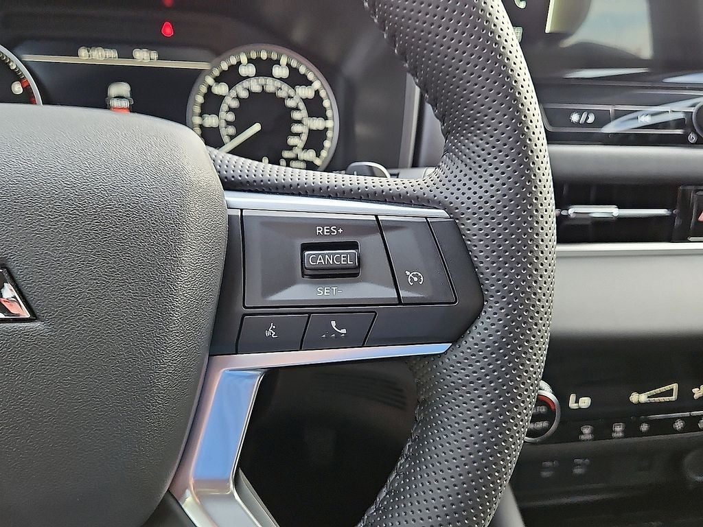 2026 Mitsubishi Outlander LE