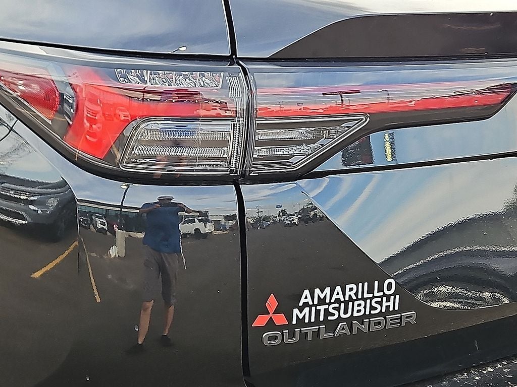 2026 Mitsubishi Outlander LE
