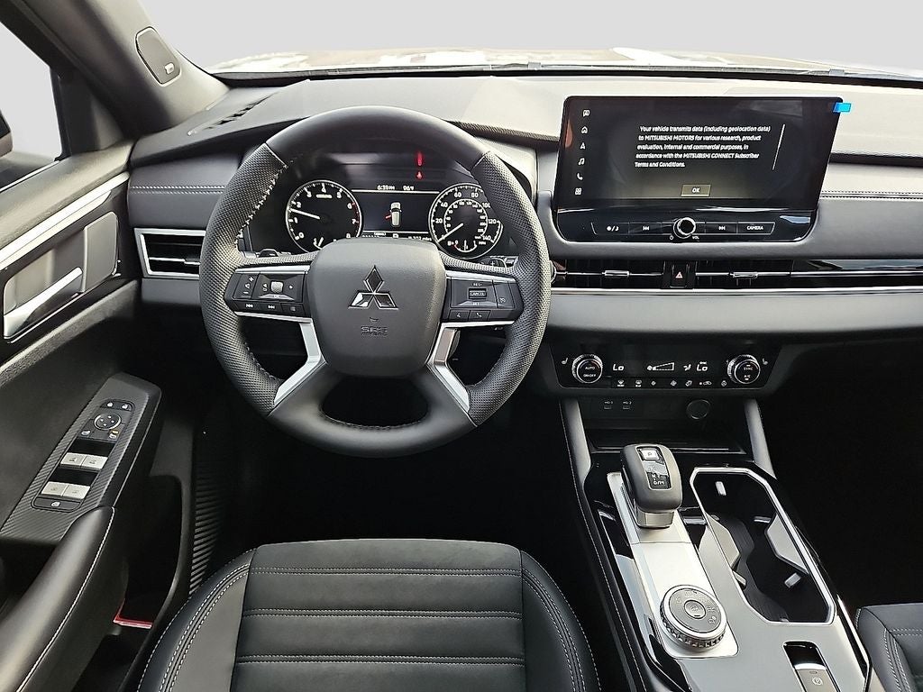 2026 Mitsubishi Outlander LE