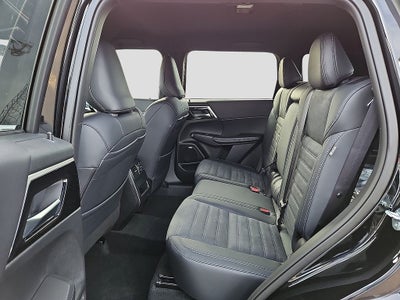 2026 Mitsubishi Outlander LE