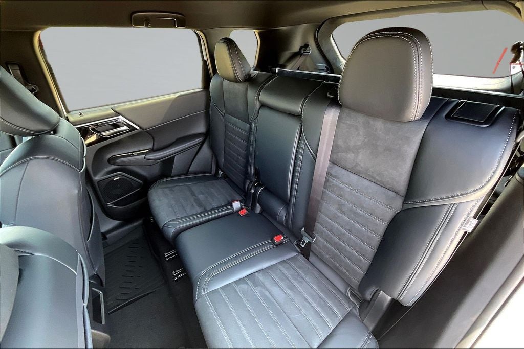 2026 Mitsubishi Outlander LE