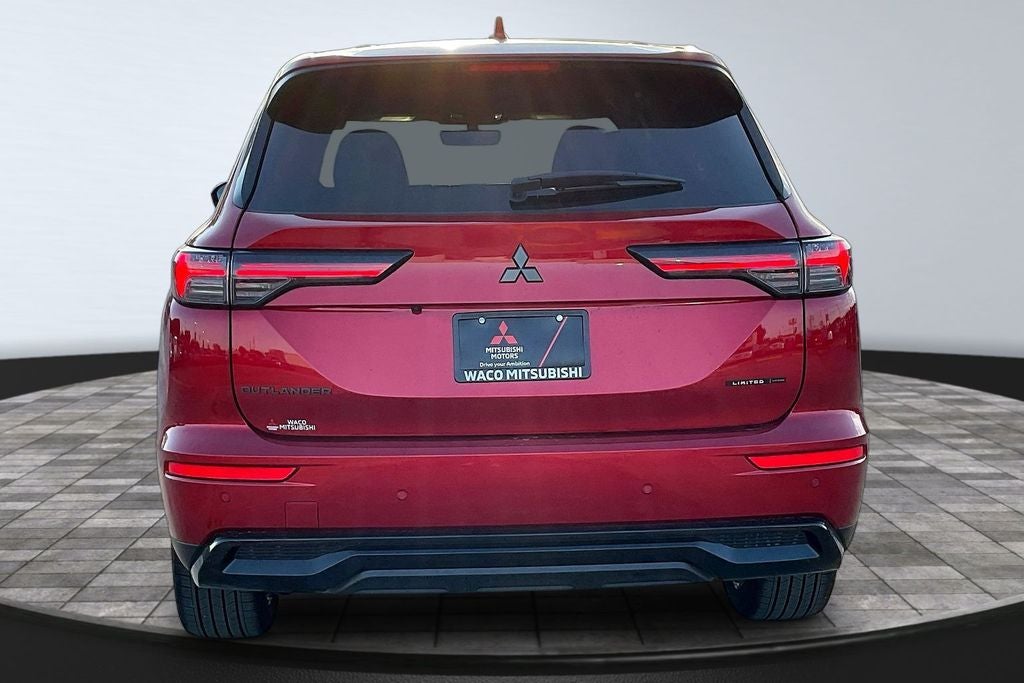 2026 Mitsubishi Outlander LE