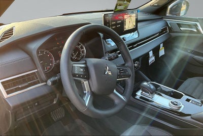2026 Mitsubishi Outlander LE