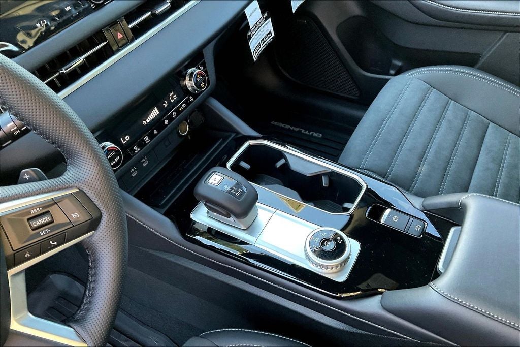 2026 Mitsubishi Outlander LE