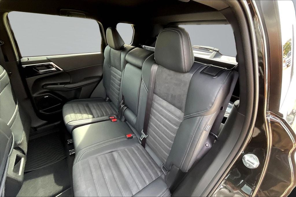 2026 Mitsubishi Outlander LE