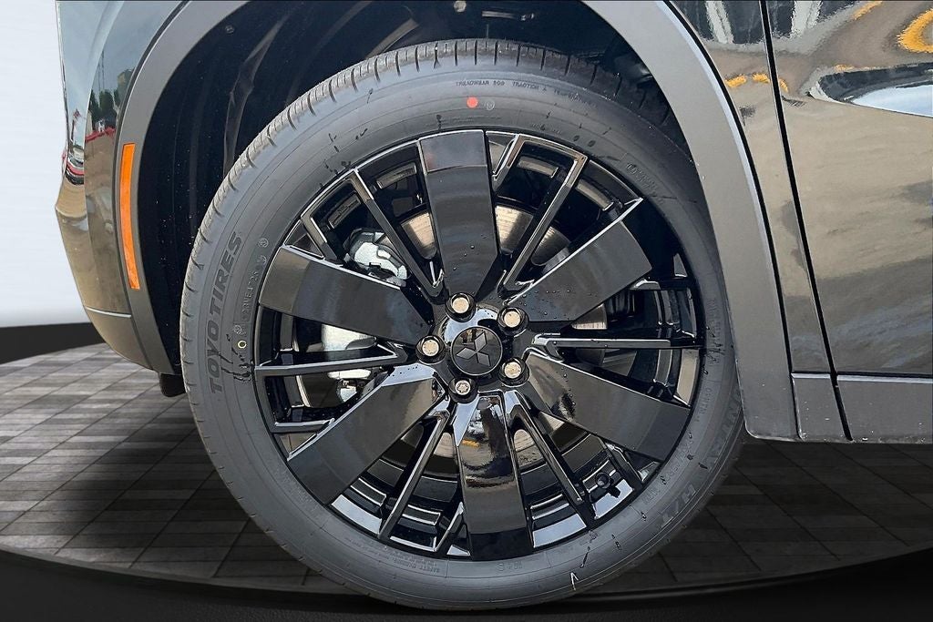 2026 Mitsubishi Outlander LE