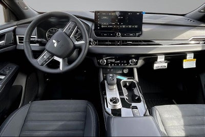 2026 Mitsubishi Outlander LE